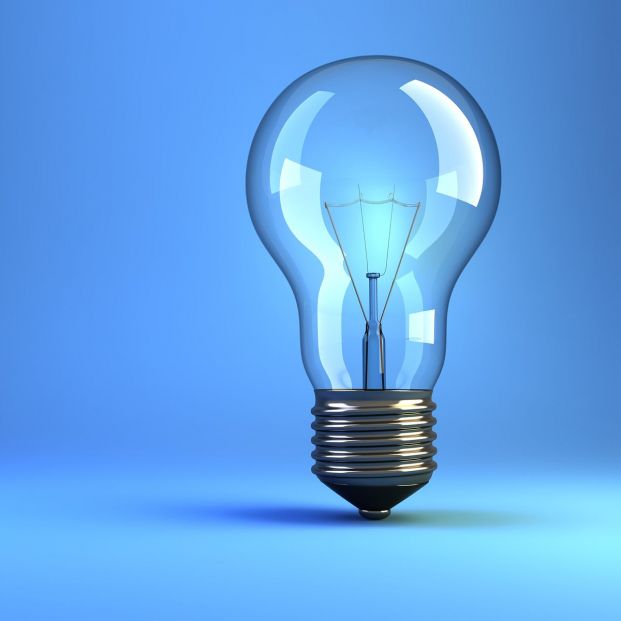 llegan-las-bombillas-conectadas-el-ultimo-paso-de-la-tecnologia-para-el-hogar-big-stock_1_621x621