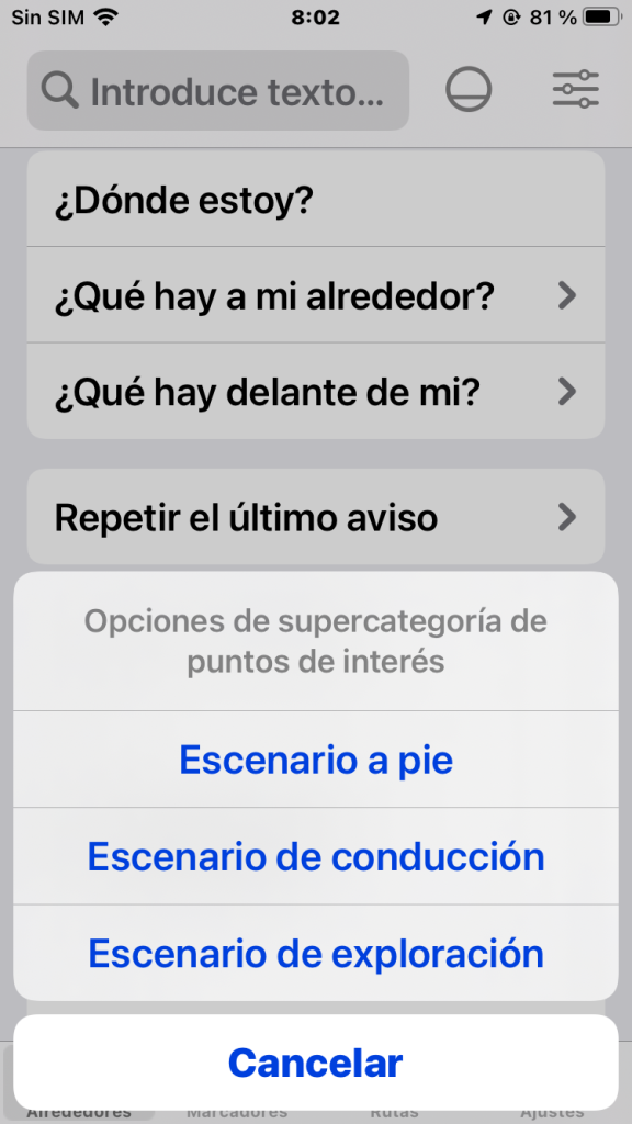 Las opciones de subcategoría se encuentran en la parte inferior de la imagen, sobre poniéndose con la página inicial. Estas super categoría están ordenadas verticalmente y en el siguiente orden: Escenario a pie, escenario de conducción y escenario de exploración. Abajo de estas opciones, está el botón 'cancelar'.