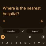 Se muestra un ejemplo de traducción con teclado. Además, en la zona central se encuentran los idiomas seleccionados, situados como se ha explicado.