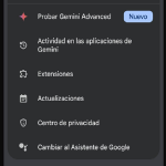 Página de ajustes. En la parte superior se encuentra la cuenta de Google que esta asociada, y en la parte central tenemos una lista con las diferentes opciones de ajustes que existen, por ejemplo extensiones o actualizaciones.