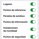 La página de escenario a pie sobrepone a la página principal. Está compuesta por una lista de opciones de POI vertical; compuesta por diferentes opciones, en la imagen están algunas como lugares, puntos de referencia o parada de autobús